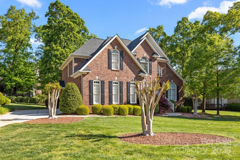 Property image 2 at 204 Limerick Drive, Matthews, NC 28104