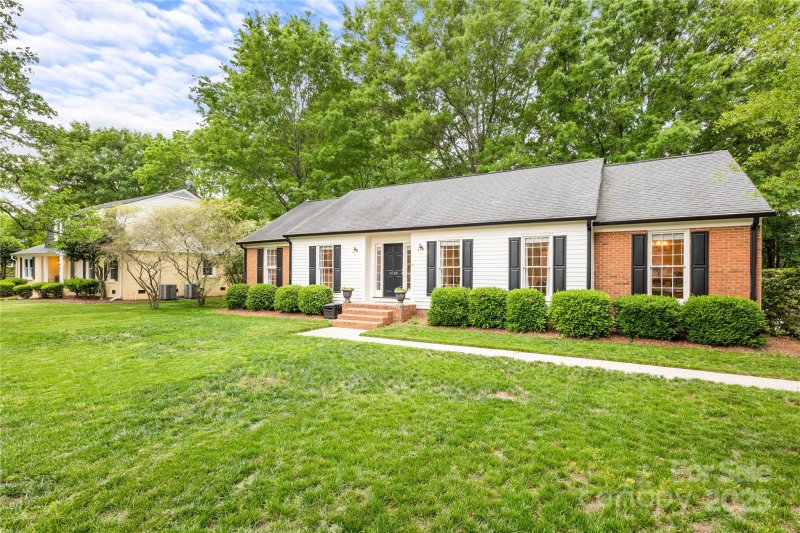 Property image 2 at 6718 Summerlin Place, Charlotte, NC 28226