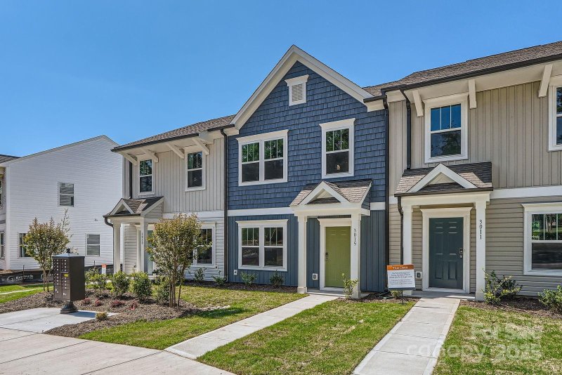 Property image 3 of 3015 Howell Mill Road in Dukes Ridge, Charlotte, NC 28208