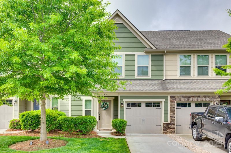 306 Willow Wood Court