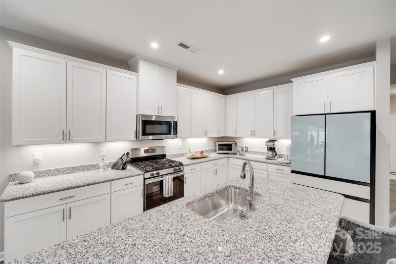 Property image 4 at 306 Willow Wood Court, Matthews, NC 28104