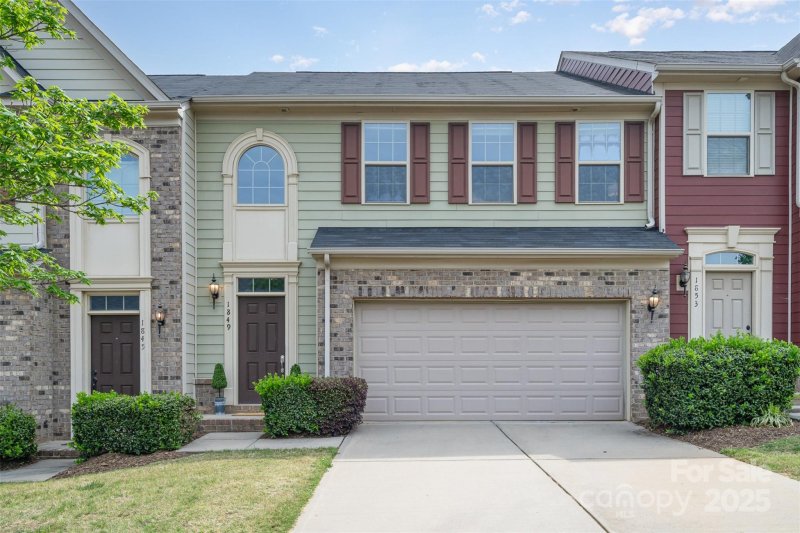 Property image 3 at 1849 Fleetwood Drive, Charlotte, NC 28208