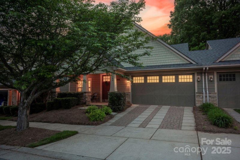Property image 3 at 142 Aztec Circle, Mooresville, NC 28117
