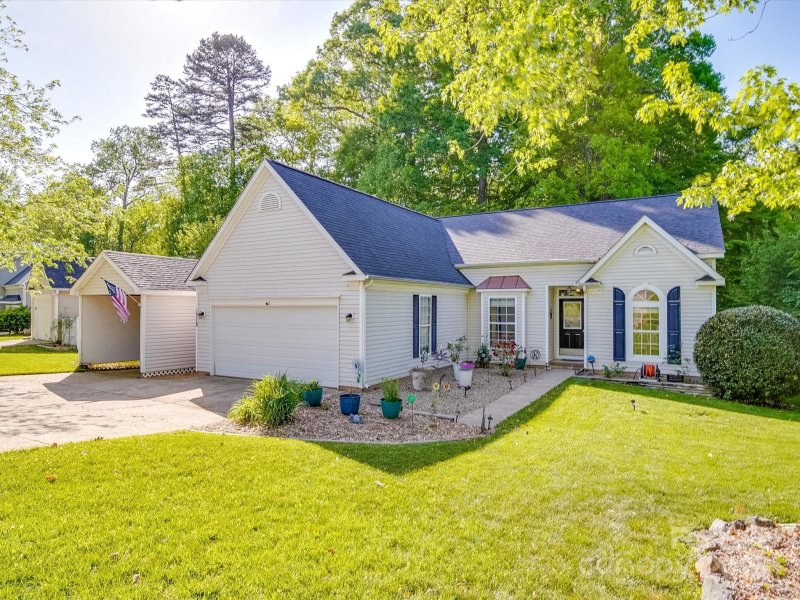 Property image 2 at 1715 Colin Creek Lane, Charlotte, NC 28214