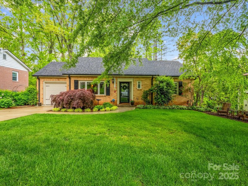 Property image 2 at 1647 Kensington Road, Hendersonville, NC 28791