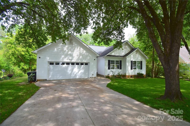 Property image 2 at 8200 Park Vista Circle, Charlotte, NC 28226