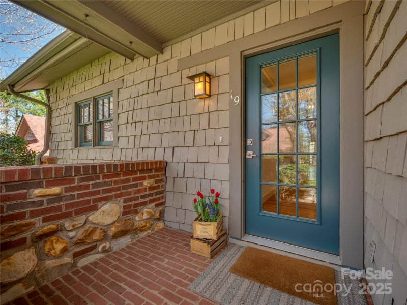 Property image 3 of 19 Lacoste Drive in Champion Hills, Hendersonville, NC 28739