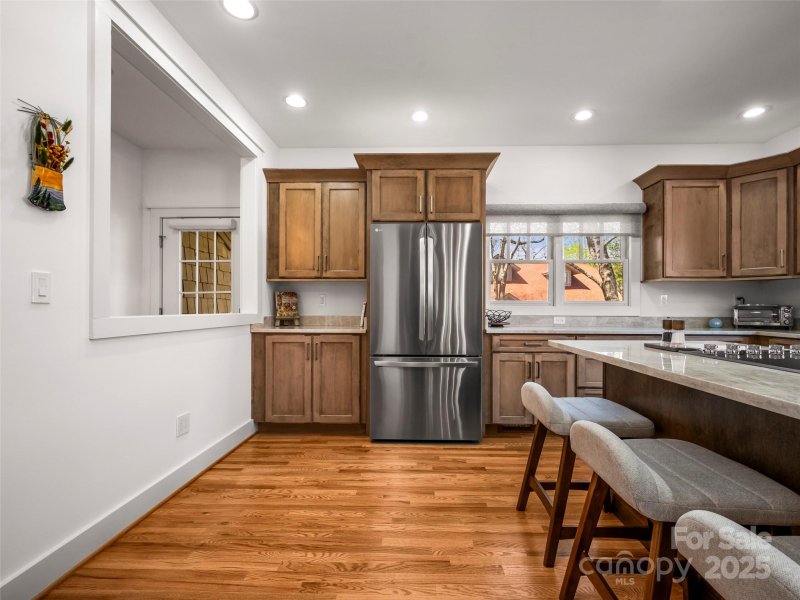 Property image 5 of 19 Lacoste Drive in Champion Hills, Hendersonville, NC 28739