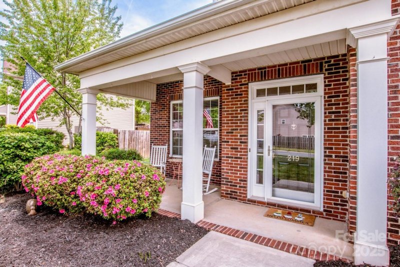 Property image 2 at 219 Pleasant Grove Lane, Mooresville, NC 28115