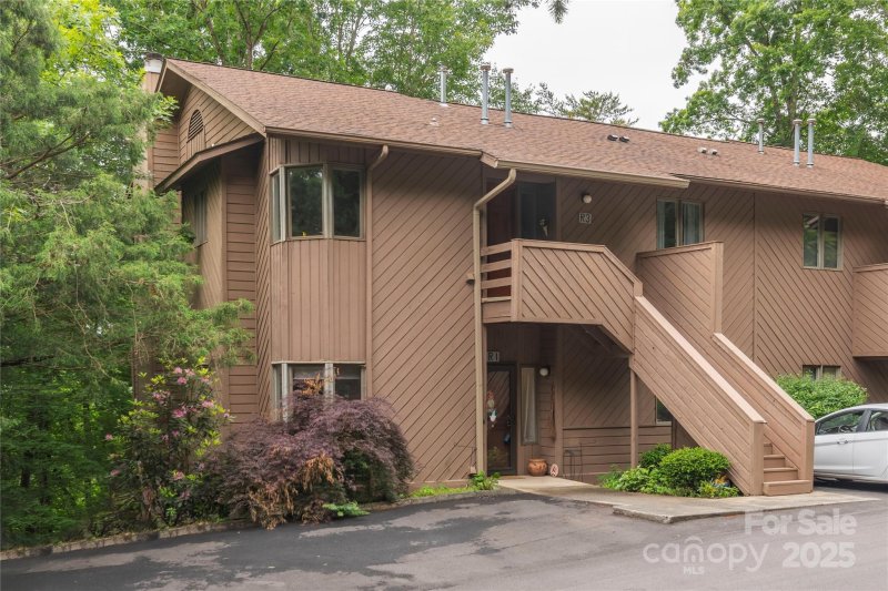 305 Piney Mountain Drive