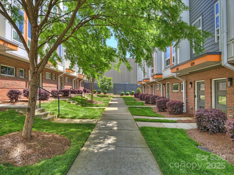 Property image 2 at 520 Sedgefield Park Drive, Charlotte, NC 28203