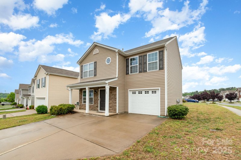 Property image 2 at 3033 Green Apple Drive, Dallas, NC 28034