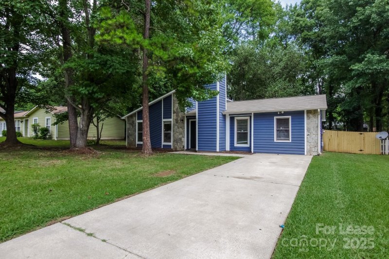 Property image 3 at 6632 Woodthrush Drive, Charlotte, NC 28227