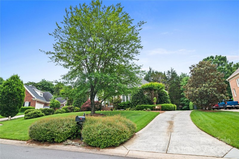 Property image 4 at 3420 Maryhurst Lane, Charlotte, NC 28226