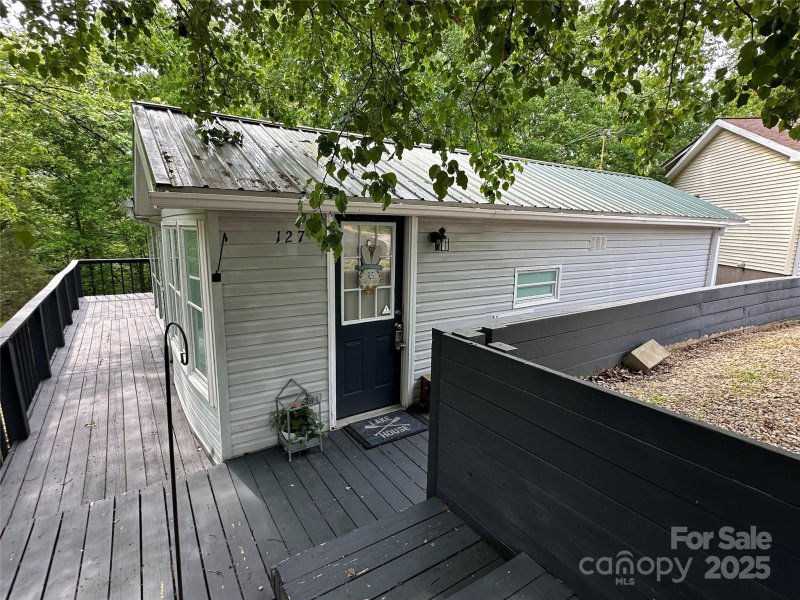 Property image 3 at 127 Hummingbird Circle, New London, NC 28127