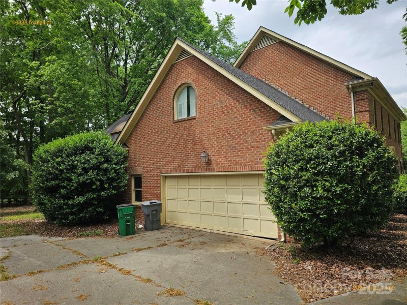 Property image 2 at 10333 Foxhall Drive, Charlotte, NC 28210