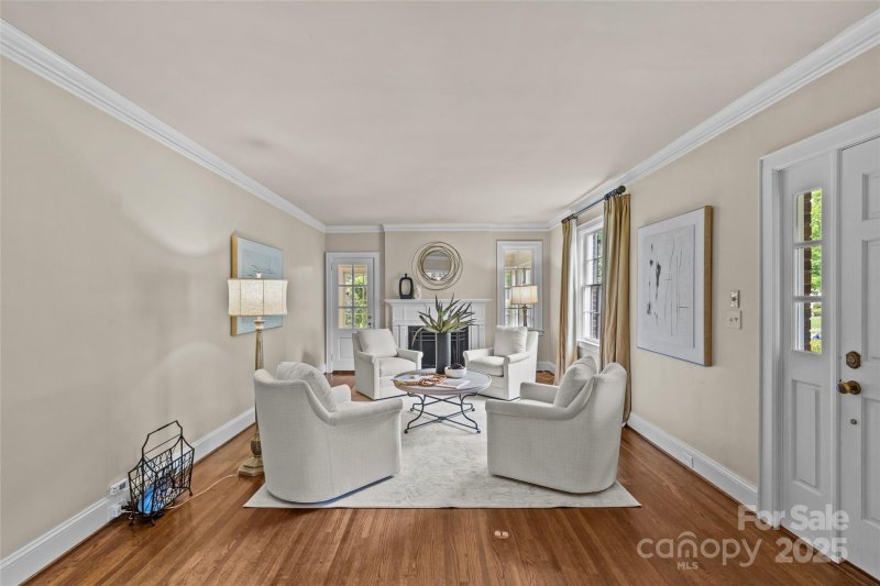 Property image 4 at 1949 S Wendover Road, Charlotte, NC 28211