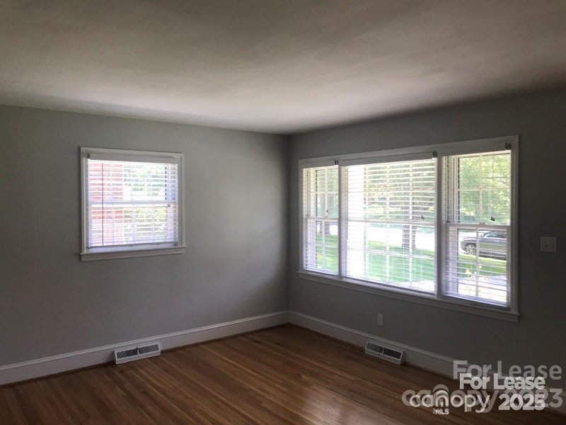 Property image 2 at 2309 Lanier Avenue, Charlotte, NC 28205