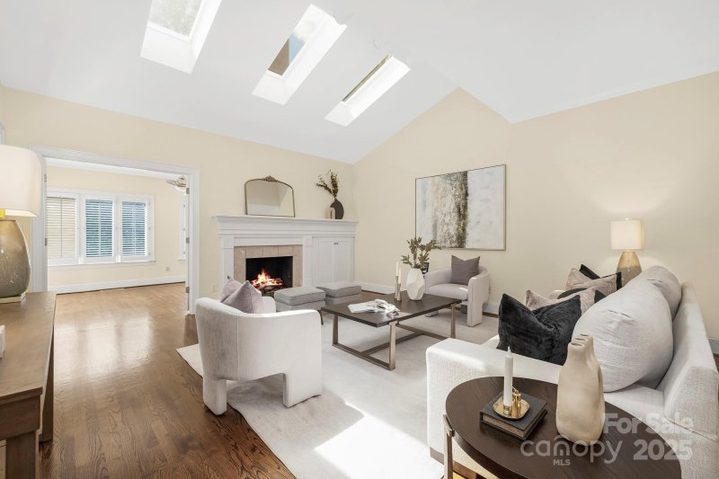 Villas at Summerlake, Charlotte Community