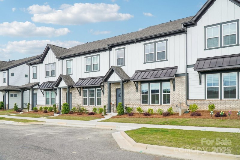 Property image 3 at 5712 Runnel Way, Charlotte, NC 28215