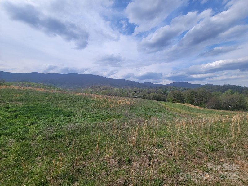 Property image 3 of 23 Providence Place in Barbers Orchard, Waynesville, NC 28786