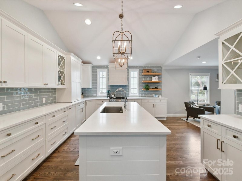 Property image 4 at 335 Greystone Road, Charlotte, NC 28209