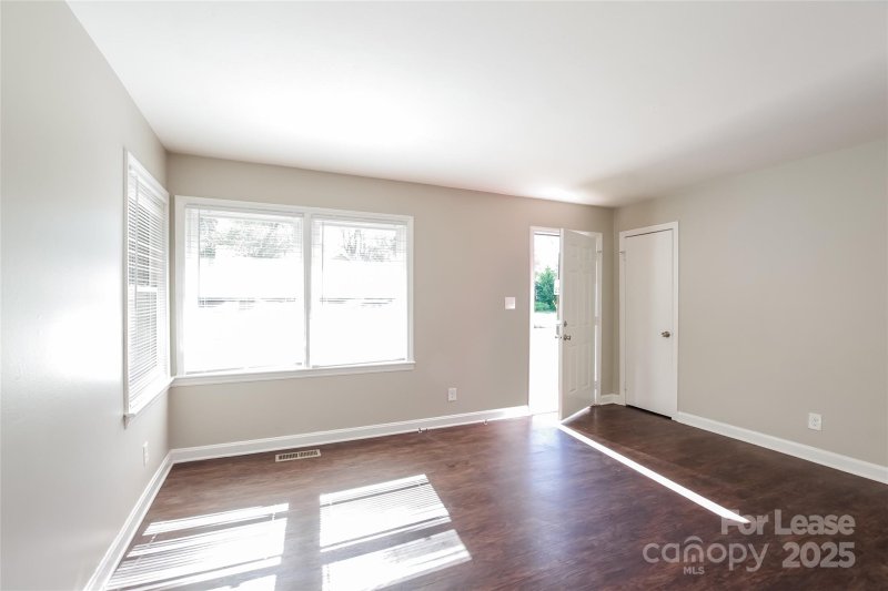 Property image 4 at 3908 Crestridge Drive, Charlotte, NC 28217