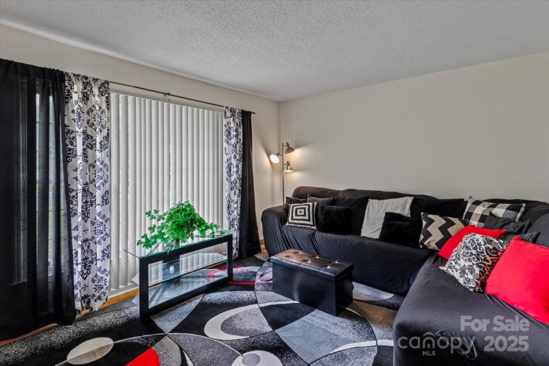 Property image 5 at 6443 Eaglecrest Road, Charlotte, NC 28212