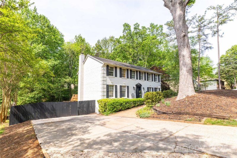 Property image 2 at 6826 Rollingridge Drive, Charlotte, NC 28211