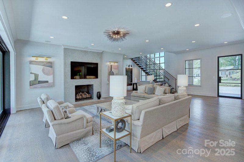 Property image 4 at 1919 Shoreham Drive, Charlotte, NC 28211