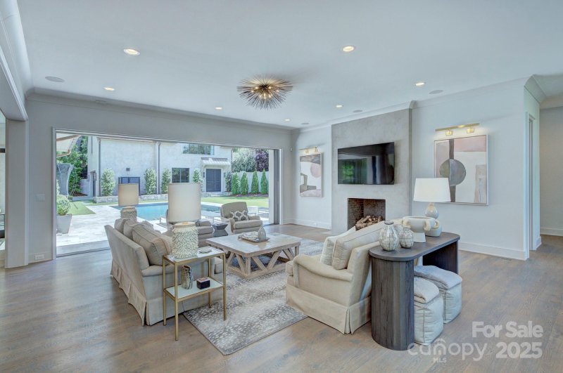 Property image 5 at 1919 Shoreham Drive, Charlotte, NC 28211