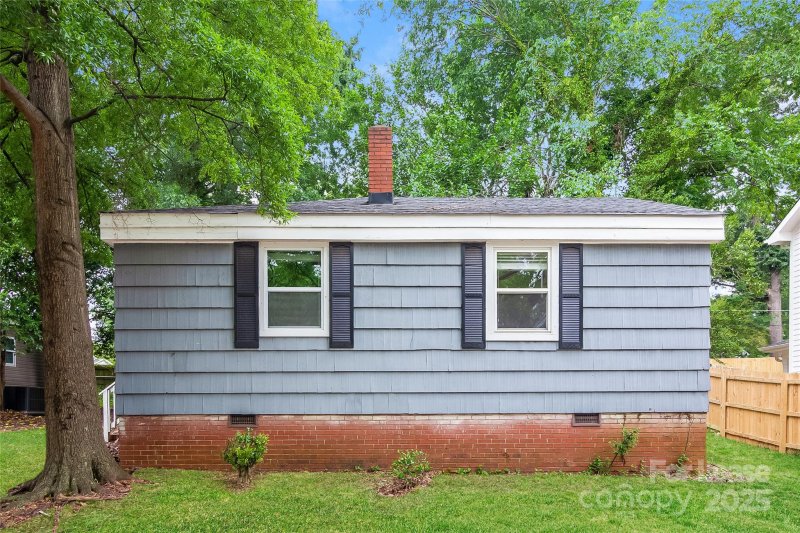 Property image 2 at 2327 Marlowe Avenue, Charlotte, NC 28208