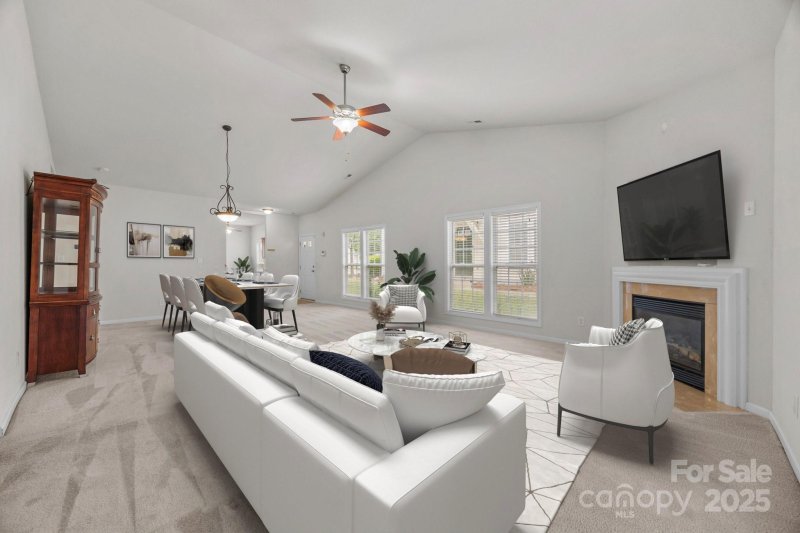 Property image 3 of 8313 Carob Tree Lane in Kingstree, Charlotte, NC 28215