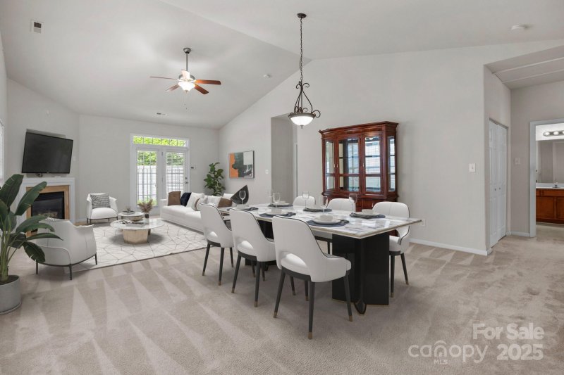 Property image 4 of 8313 Carob Tree Lane in Kingstree, Charlotte, NC 28215