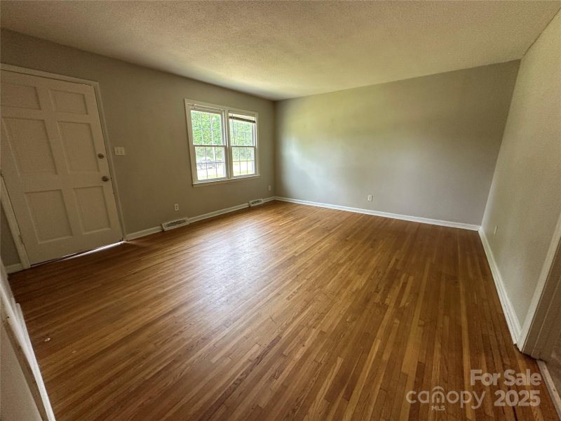 Property image 2 at 5008 Delivau Drive, Charlotte, NC 28215