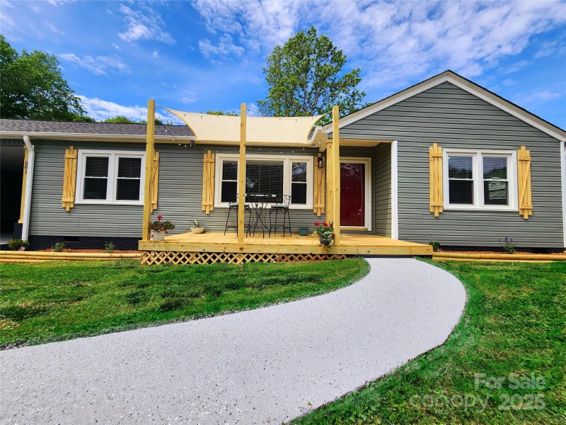 Property image 2 at 501 N Hawthorne Street, Mount Holly, NC 28120