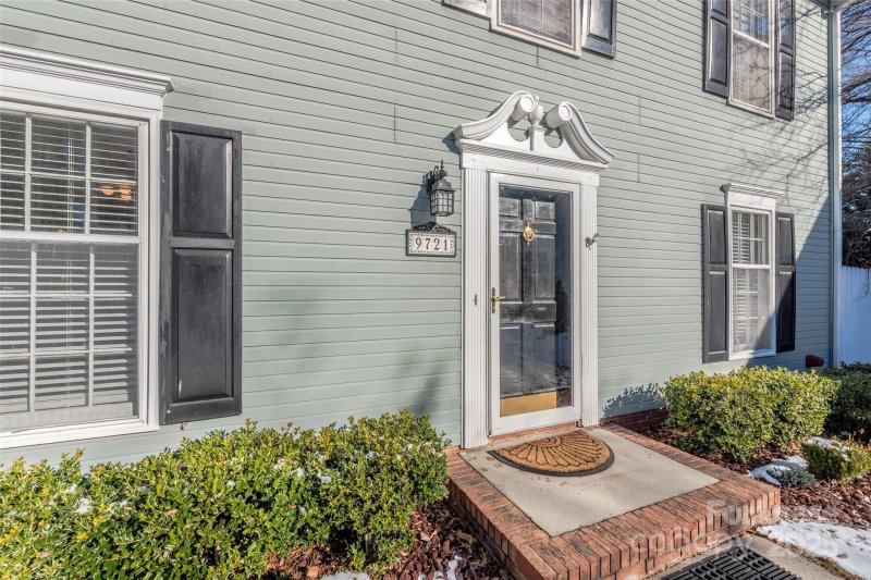 Property image 2 at 9721 Manus Court, Matthews, NC 28105