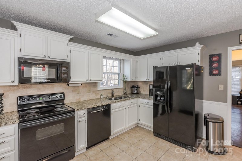 Property image 4 at 9721 Manus Court, Matthews, NC 28105