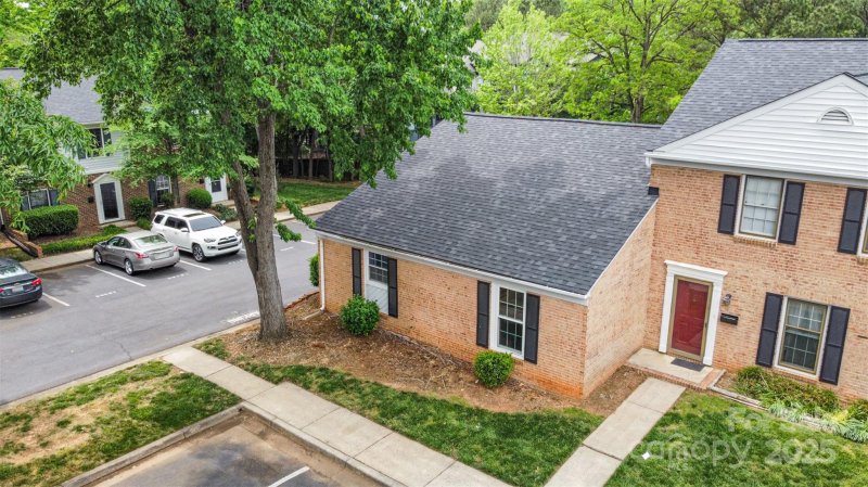 8325 Knights Bridge Road