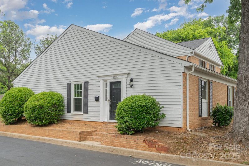 Property image 2 at 8325 Knights Bridge Road, Charlotte, NC 28210