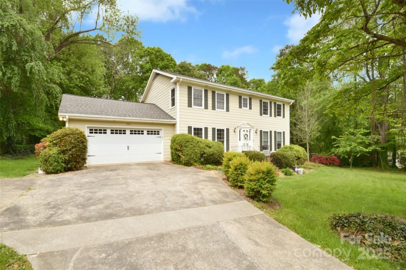 Property image 2 at 202 Brookmeade Drive, Statesville, NC 28625