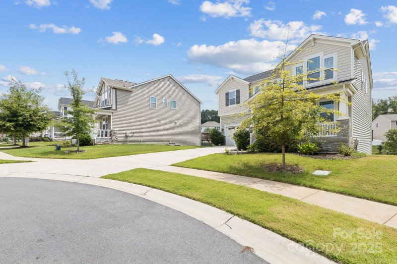 Property image 4 of 17121 Carolina Pine Row in Ridgewater, Charlotte, NC 28278