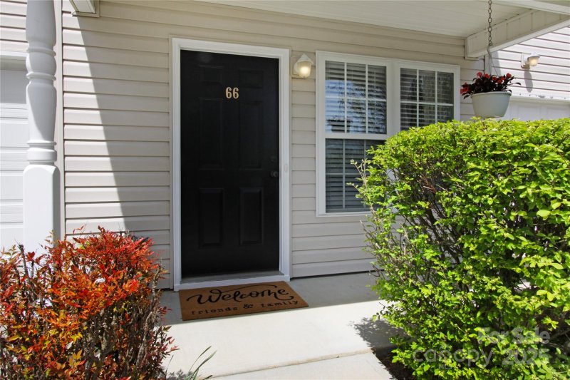 Property image 3 of 66 Yorktown Circle in Stafford Hills, Fletcher, NC 28732