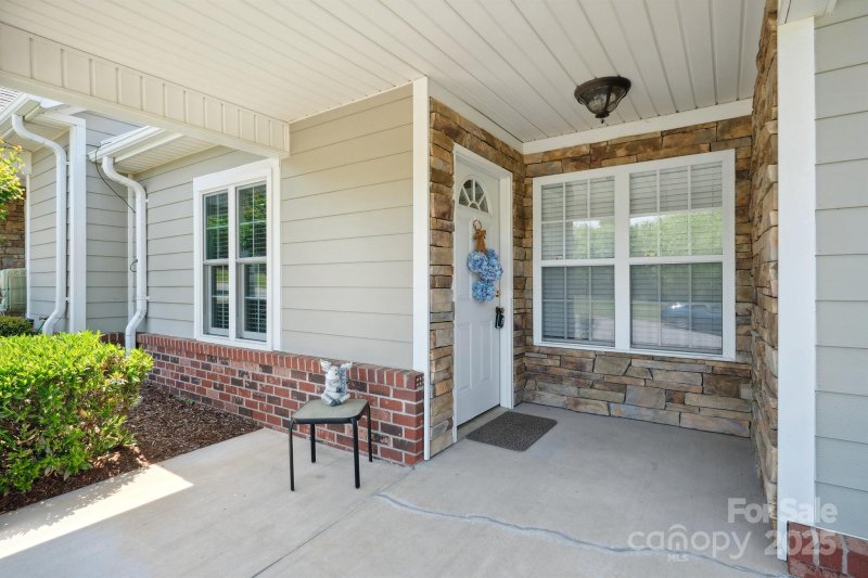 Property image 2 of 108 Ivy Court in HENRYS GLEN, Morganton, NC 28655