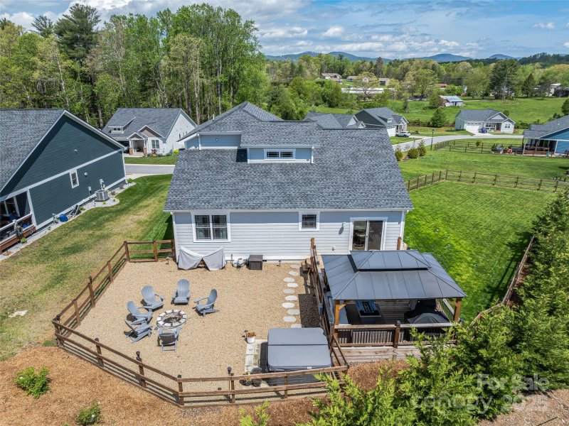 Property image 4 at 143 Windy Acres Knoll Drive, Hendersonville, NC 28792