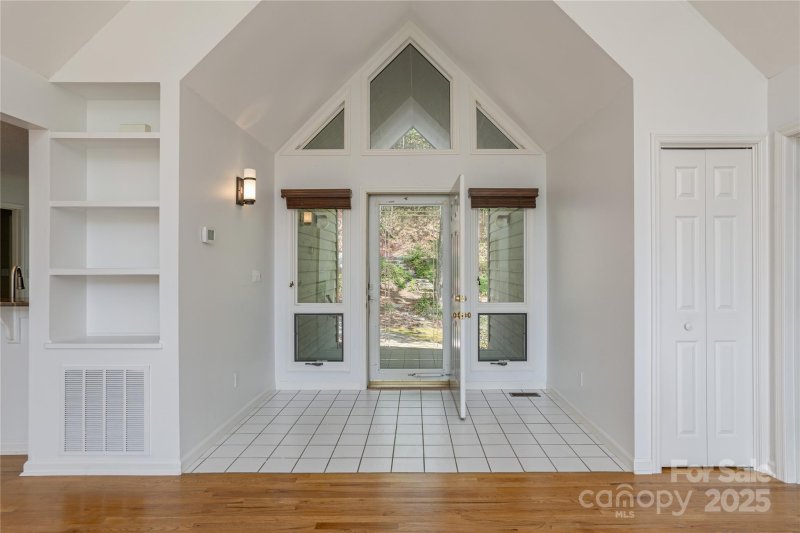 Property image 3 of 217 Fern Creek Drive in Kenmure, Flat Rock, NC 28731