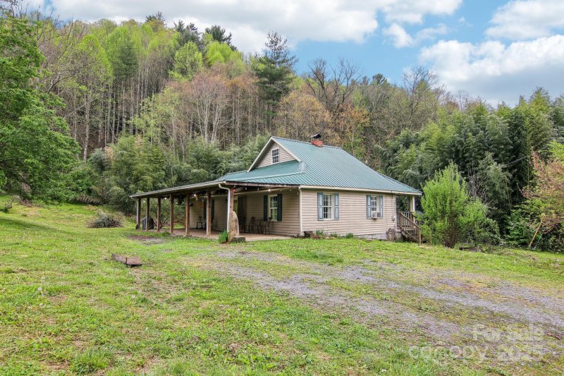 1064 Water Wheel Cove