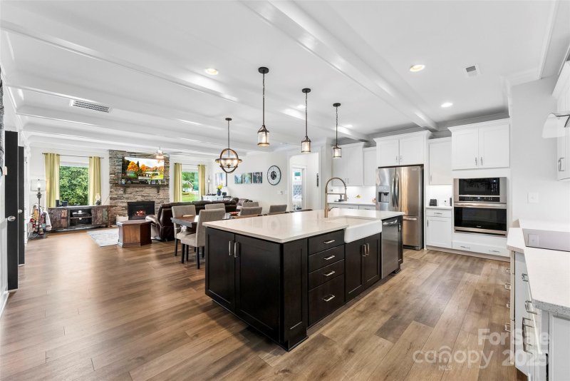 Property image 3 at 130 Candlewood Drive, Kings Mountain, NC 28086