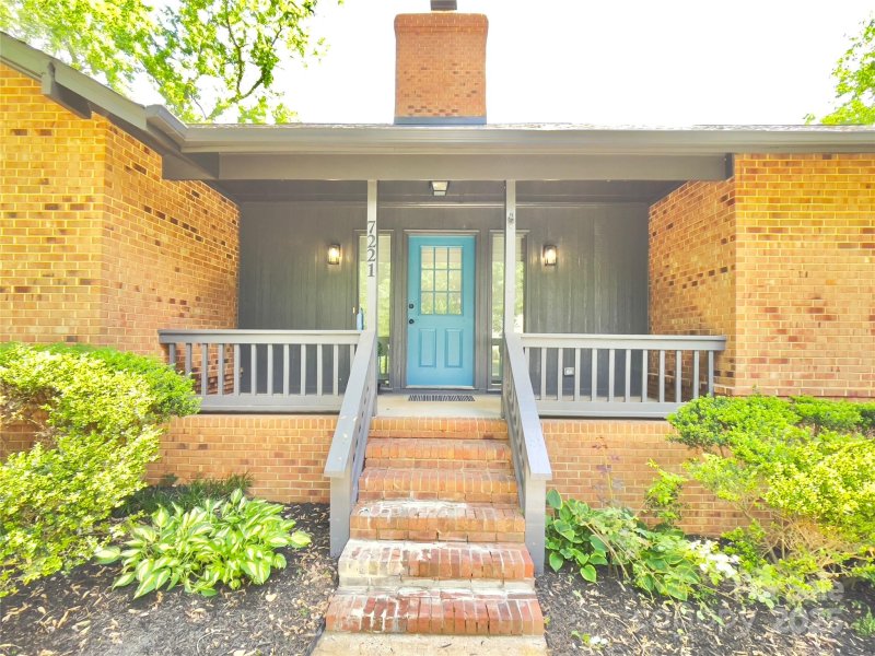 Property image 3 at 7221 Leaves Lane, Charlotte, NC 28213