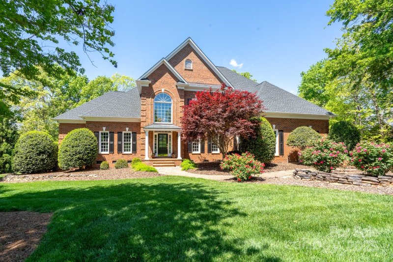 139 Stonebridge Drive